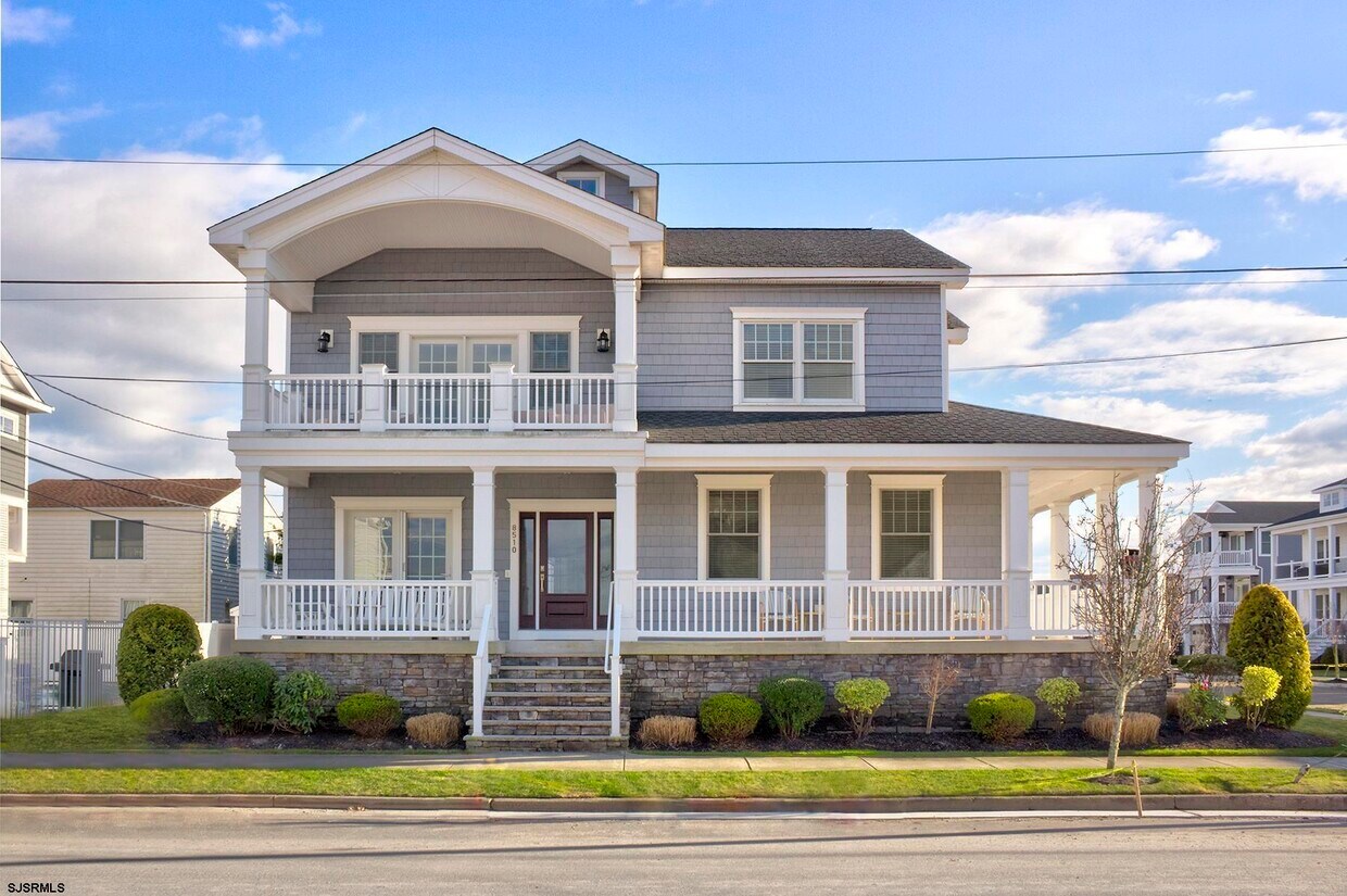 Foto principal - 8510 Fulton Ave