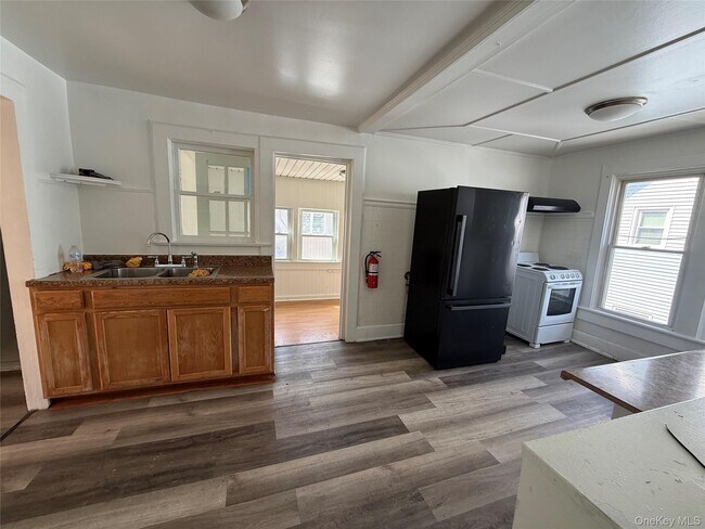 Foto del edificio - 11 Knapp Ave