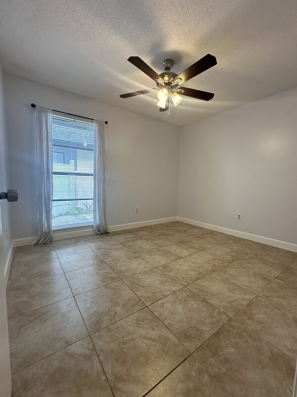 Foto del edificio - 2709 Shadybranch Dr