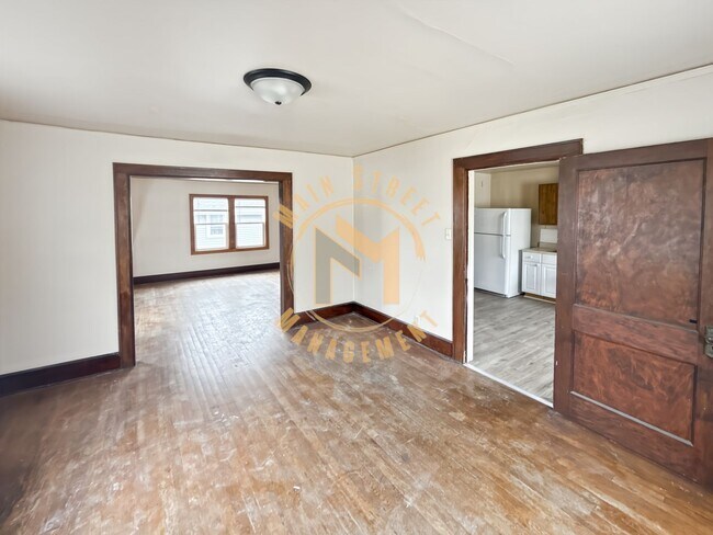 Building Photo - 1580 Elm St