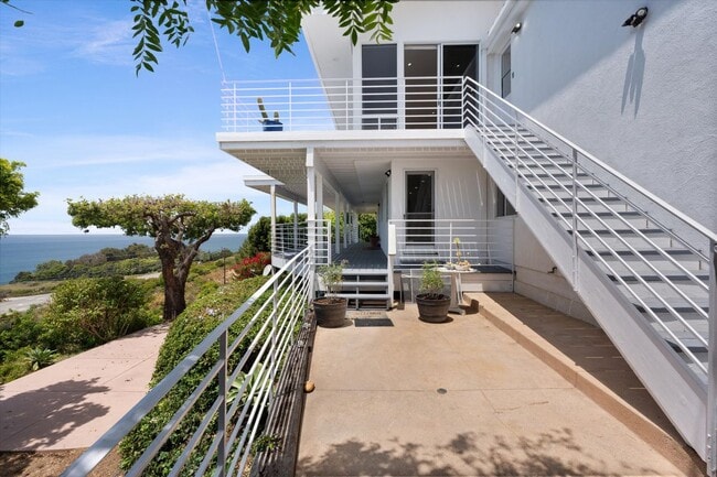Building Photo - 4986 Puesta Del Sol