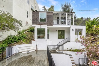 Building Photo - 9848 Portola Dr