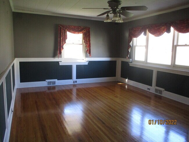 Foto del edificio - 122 Trantham St SW