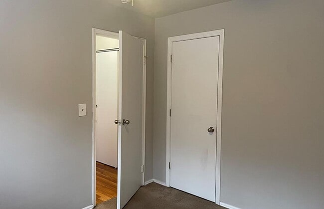 Building Photo - 558 Lowell Ave