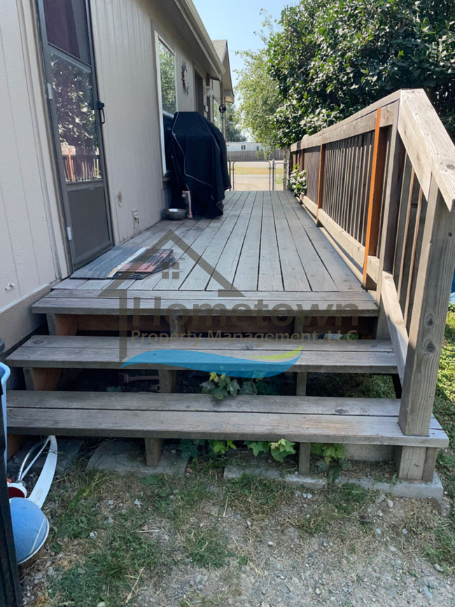 Building Photo - Spacious 3-Bedroom Home in an Athol Reside...