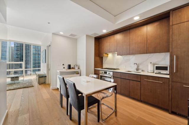 Building Photo - 1 bedroom in Seattle WA 98101
