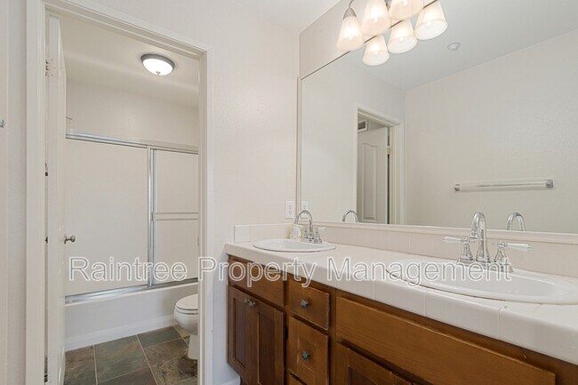 Building Photo - 1162 Elfin Forest Rd W