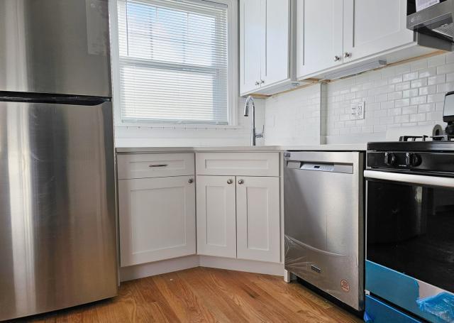 Building Photo - 2 bedroom in Riverside IL 60546