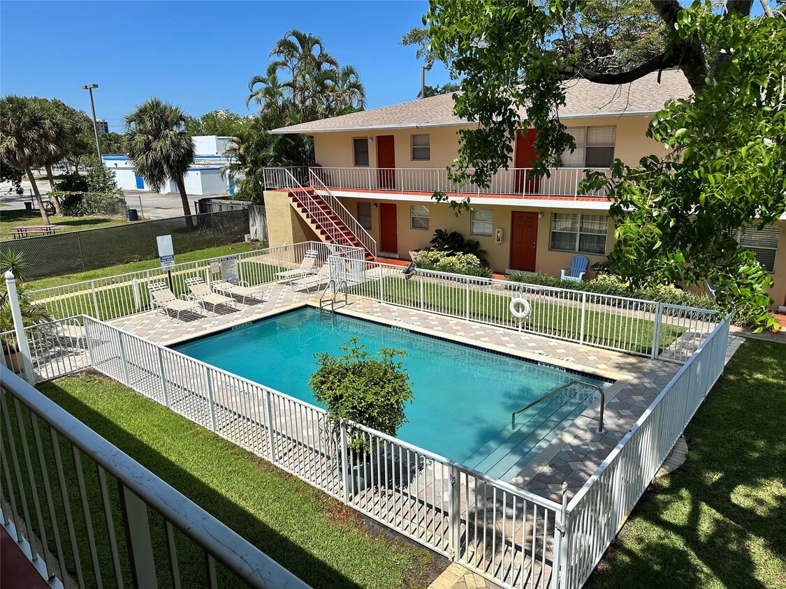 Foto principal - 305 NE 16th St