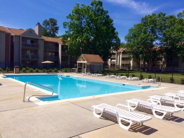 Building Photo - ***2 Bed 2 FULL Bath MASTER SUITES Condo/W...