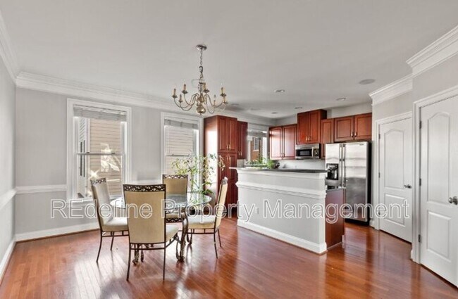 Foto del edificio - 711 Holly St