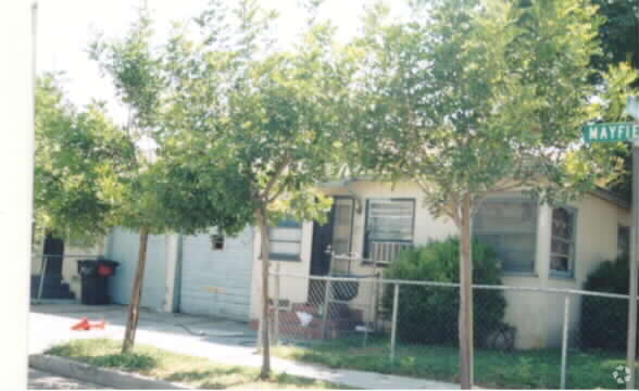 Building Photo - 880 Mayfield Ave