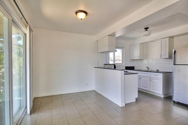 Building Photo - 6671 Sabado Tarde Rd