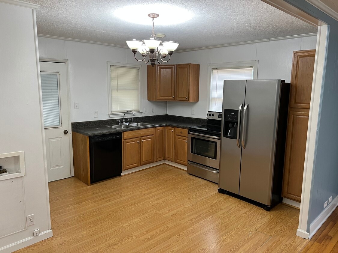 913 Highland Rdg, Martinsville, VA 24112 House Rental in Martinsville