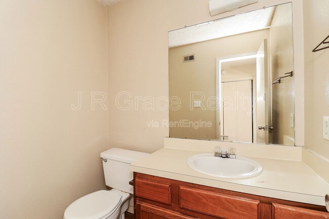 Building Photo - 5939 Shadydell Dr