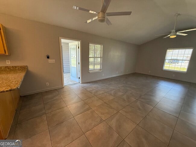 Building Photo - 115 Lake Wisteria Ct