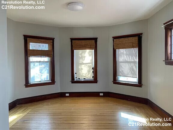 Building Photo - 1 Derby St