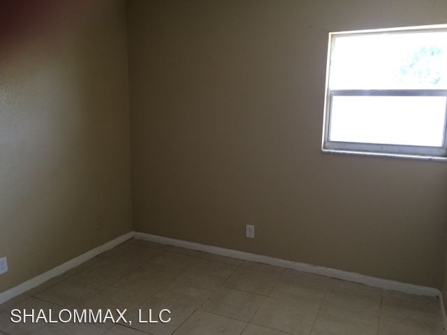 Building Photo - 2 br, 1 bath House - 5314 NW 24 CT unit 79
