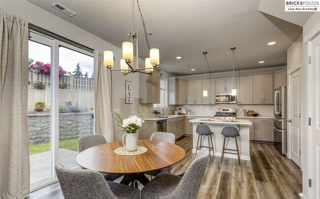 Foto del edificio - Banyan Grove, Bremerton: Charming 4-Bedroo...