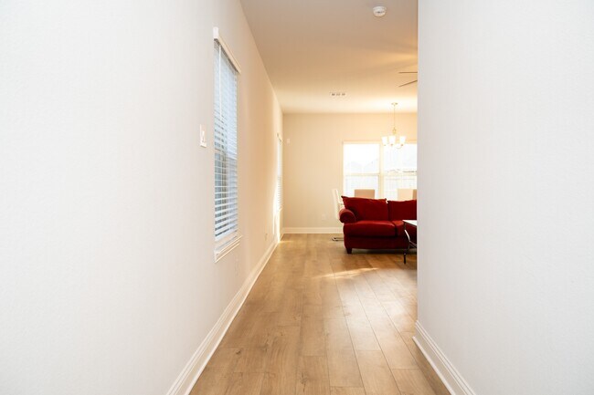 Foto del edificio - 409 Aurora Creek Ln