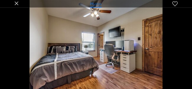 Dormitorio con cama King. - 2409 Westmoreland Rd