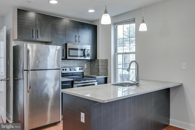 Photo - 2401 Carpenter St Townhome