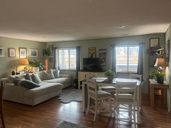 Building Photo - 1766 Buckrake Ave