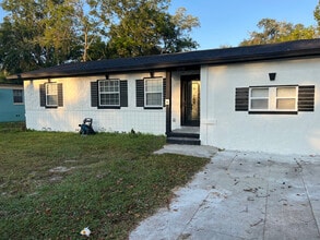 Building Photo - 6870 Rhode Island Dr W Building Photo - 6870 Rhode Island Dr W