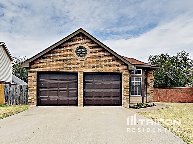 Foto del edificio - 6901 Driffield Cir