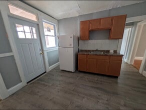 Building Photo - 1069 Capitol Ave