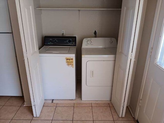 Foto del edificio - 3606 Littleleaf Dr