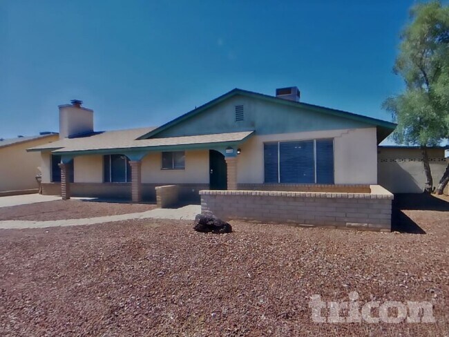 Building Photo - 7100 W Cheryl Dr