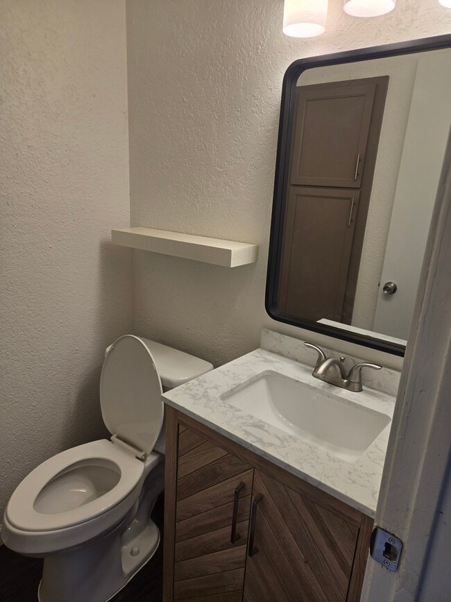 Building Photo - 202 Bexar Dr
