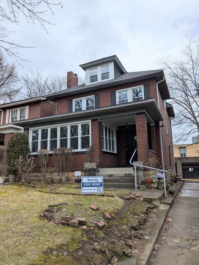 Huge 5 Bedroom, 2 Bathroom House, Freshly ... - Huge 5 Bedroom, 2 Bathroom House, Freshly ...