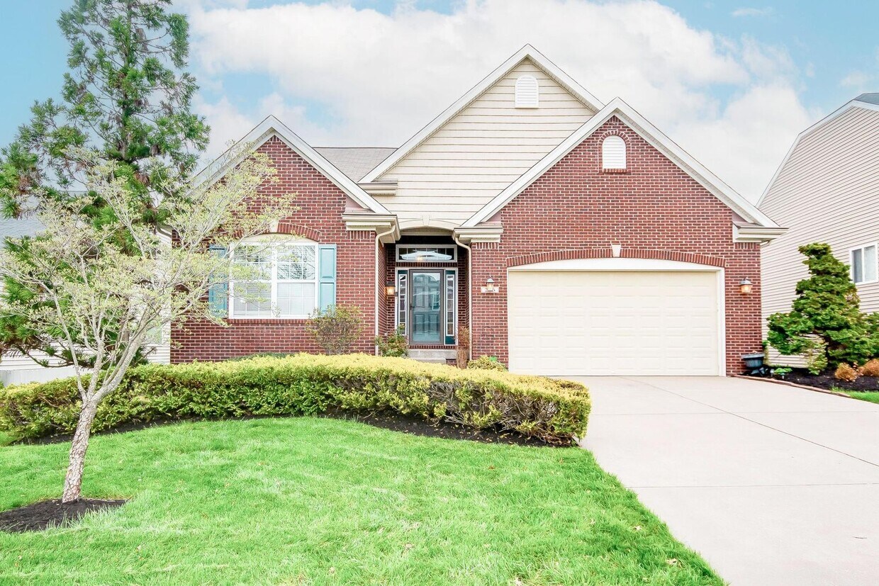 Foto principal - East Jefferson Large Home For Rent