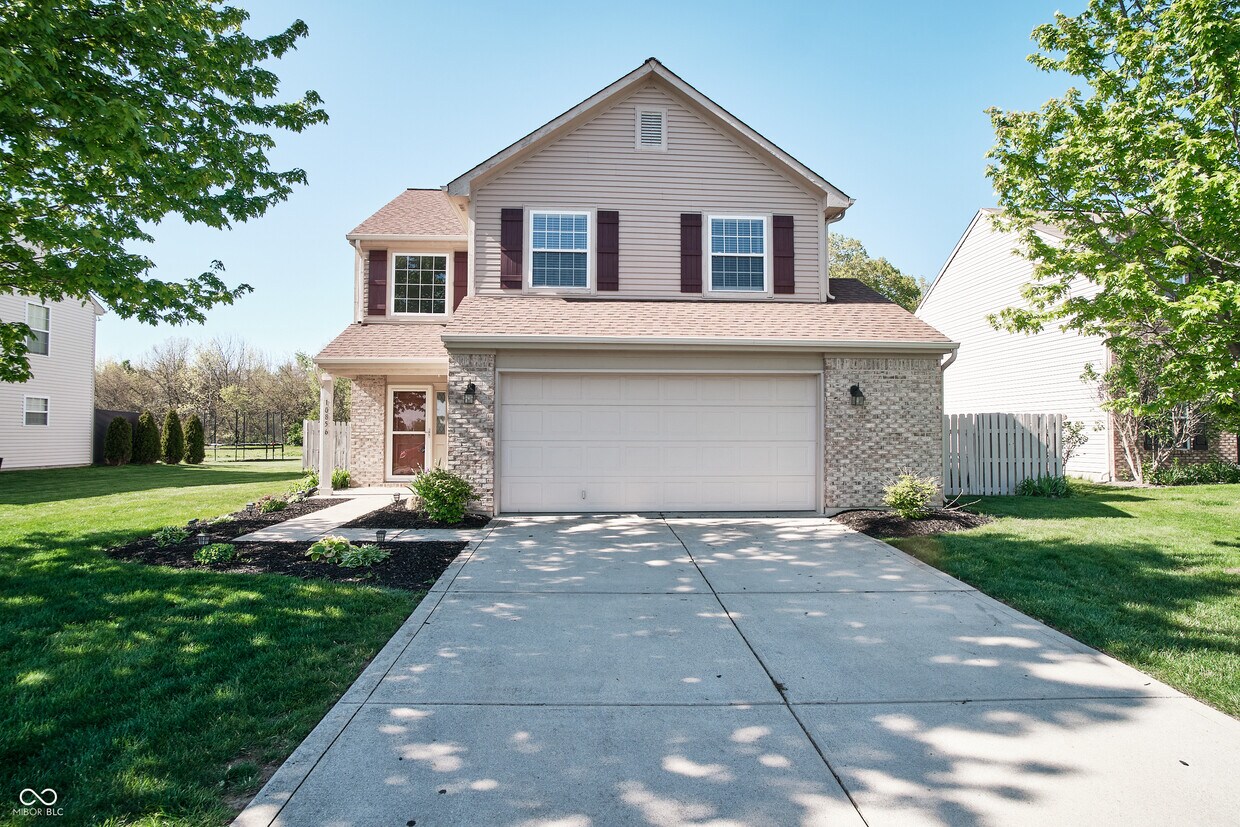 Foto principal - 10856 Trailwood Dr
