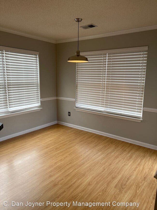 Foto del edificio - 3 br, 2 bath House - 12 Woodruff Lake Way
