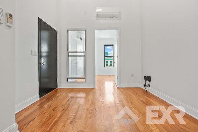 Foto del edificio - 235 Jefferson St