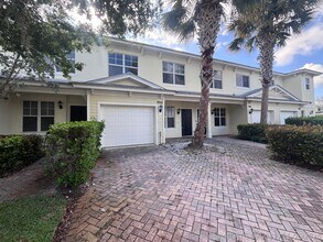 Building Photo - 3904 Sabal Way