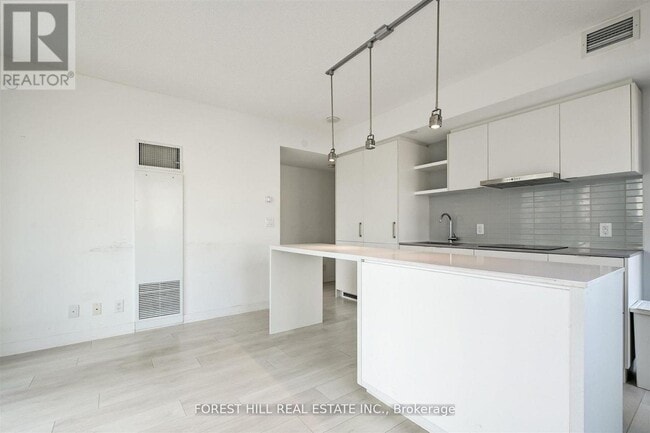 Building Photo - 88 Harbour St