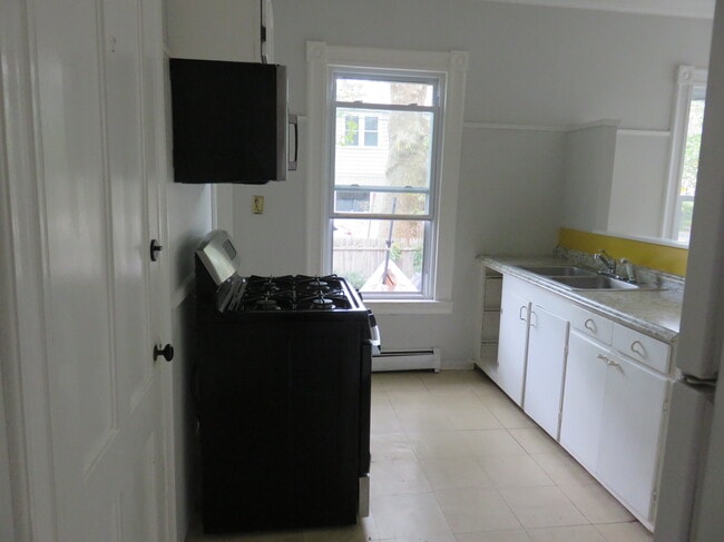 Building Photo - 61 Canner St