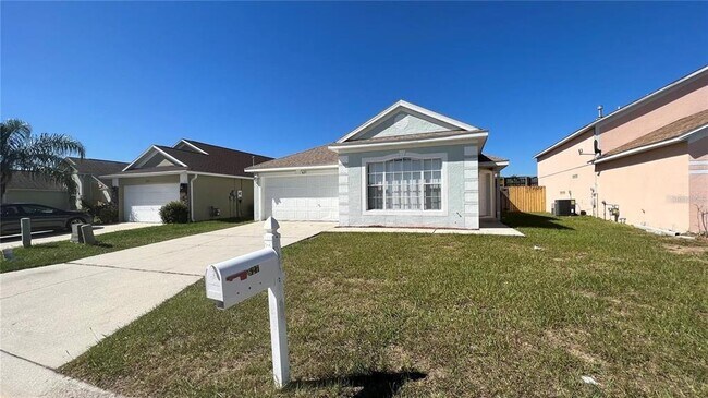 Foto del edificio - 627 Rollins Dr