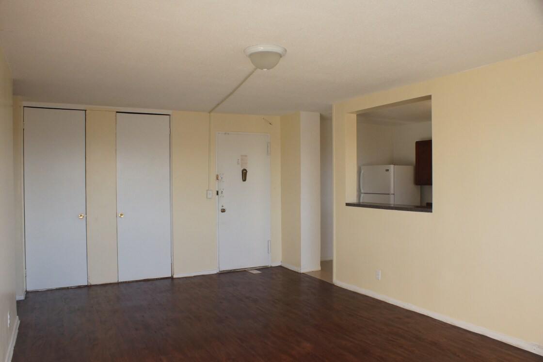 Primary Photo - 1210 Croes Ave