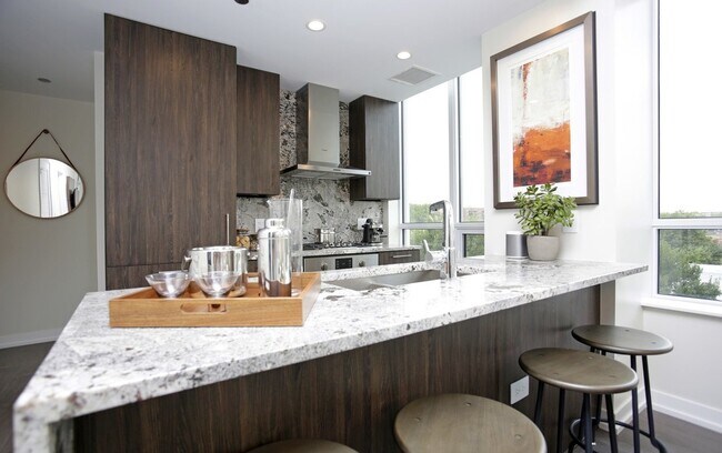 Foto del edificio - 738 N Hudson Ave