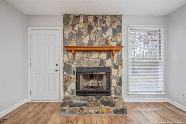 Foto del edificio - 6577 Green Meadow Ct