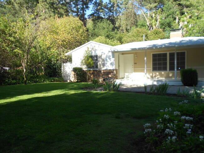 Building Photo - 2670 N Beverly Glen Blvd