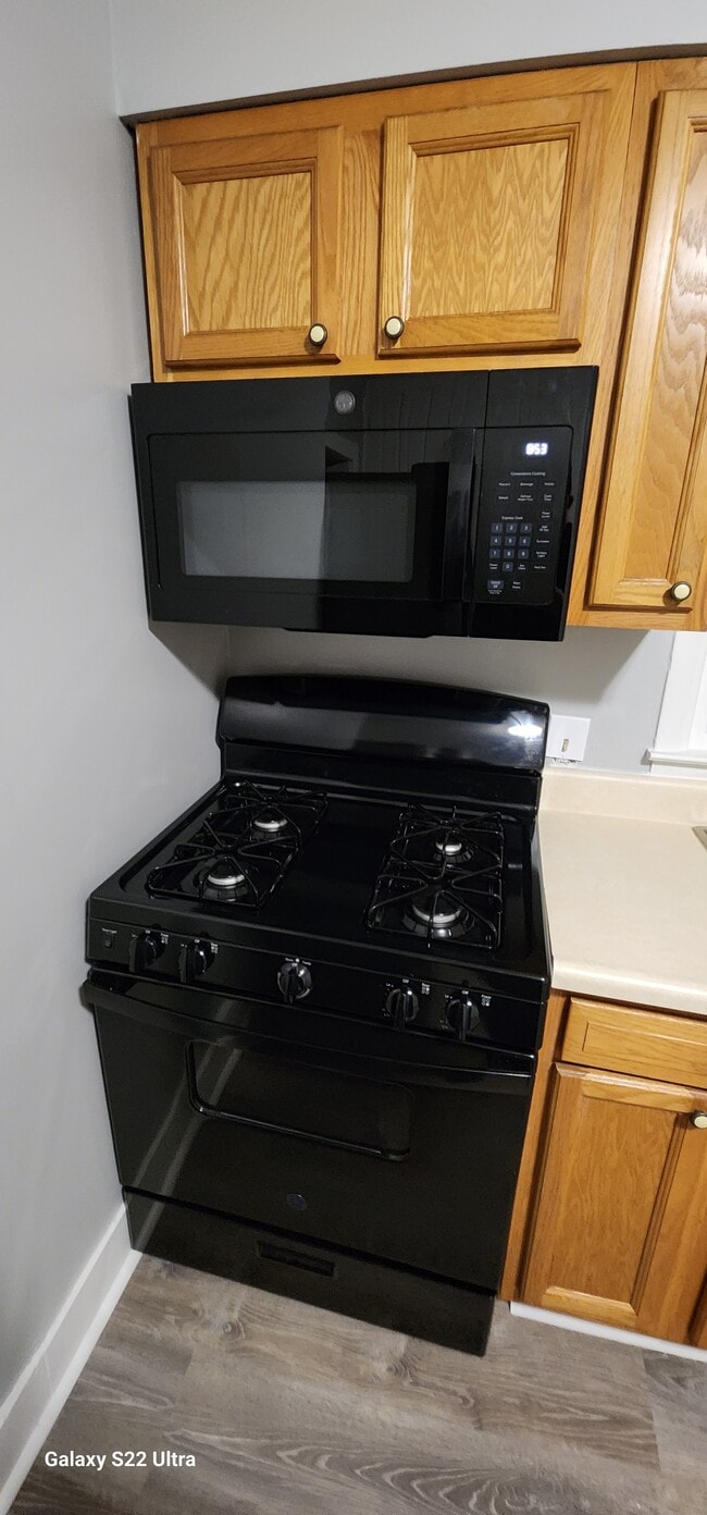 Building Photo - State St Duplex