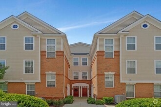 Building Photo - 23286 Southdown Manor Terrace