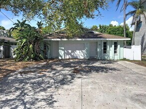 Building Photo - 10597 101st Ave