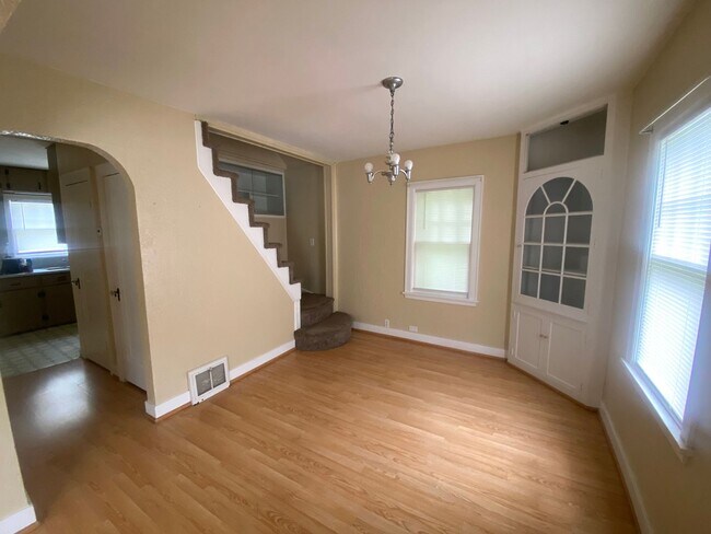 Foto del edificio - 1738 Meadows Avenue East Peoria - 3BR/1BA ...